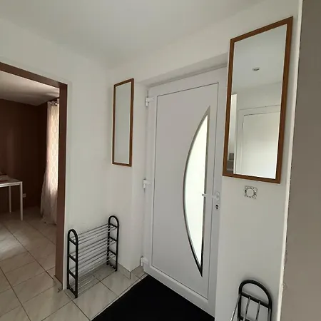 Holiday home Maison Avec Terrasse Et Balcon - 2 - Proche Clermont-ferrand *