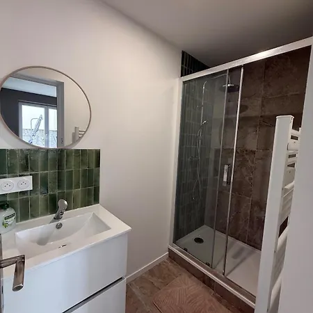 Holiday home Maison Avec Terrasse Et Balcon - 2 - Proche Clermont-ferrand