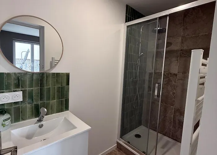 Holiday home Maison Avec Terrasse Et Balcon - 2 - Proche Clermont-ferrand